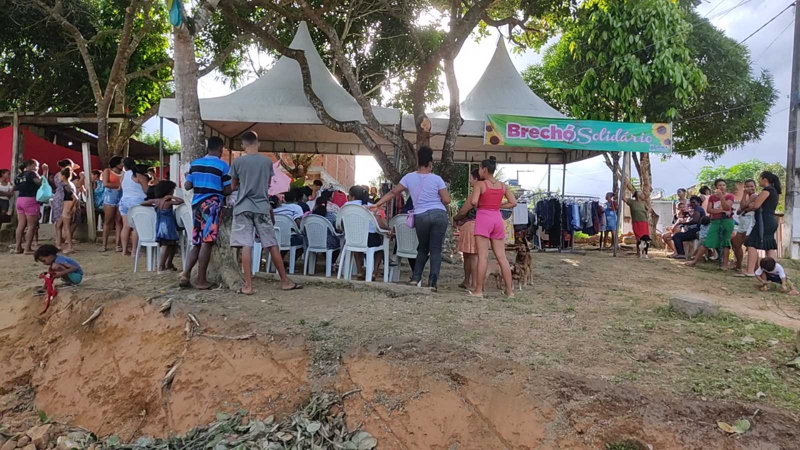Camacã: Prefeitura homenageia as Mães da Portelinha I através do Projeto Brechó Solidário.
